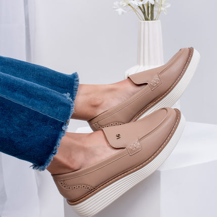 Casual Contender Taupe